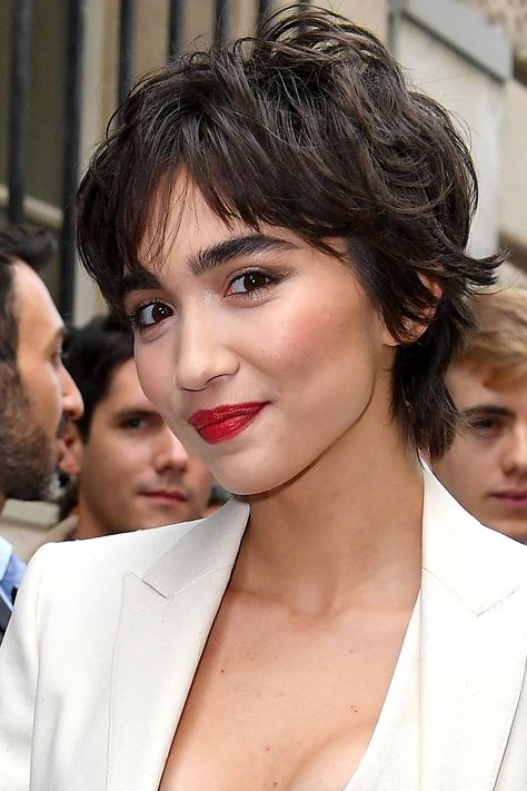 Actress Rowan Blanchard's slightly shaggy pixie looks relaxed and modern. Celebrity Pixie Cut, Shaggy Short Hair, Short Hair Pixie Cuts, Trending Haircuts, Cut My Hair, Short Hair Styles Pixie, Grunge Hair, Pixie Hairstyles, Short Hair Cuts For Women