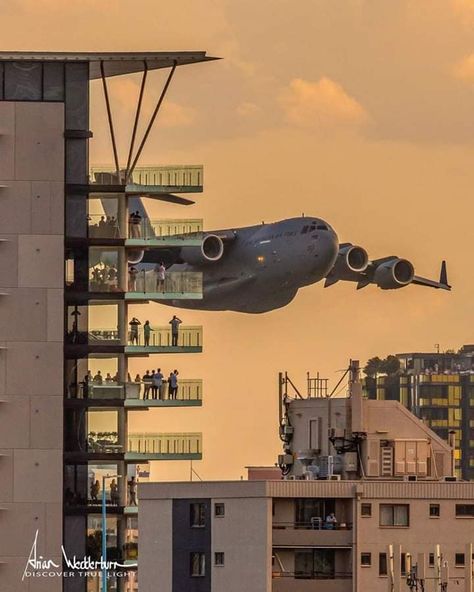 Some incredible pictures of the Royal Australian Air Force (RAAF) during the Brisbane River Fire Air Show Airplane Wallpaper, Royal Australian Air Force, Pilots Aviation, Airplane Photography, Skiathos, Aviation Photography, Air Show, Fighter Planes, Military Aircraft