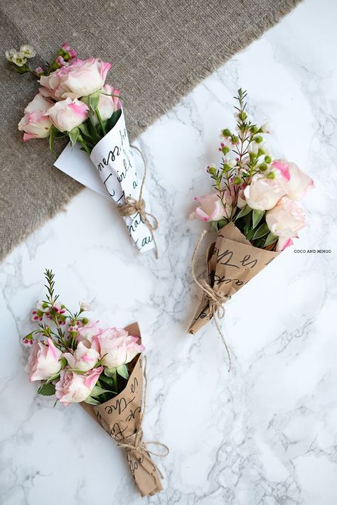 Mini bouquets of flowers are the cutest way to celebrate the beginning of spring.    #love #inspiration #diy #homeinspo #home Saint Valentin Diy, Bouquets Of Flowers, Diy And Crafts Sewing, Craft Wedding, Deco Floral, Brown Paper, Crafts For Teens, Easter Diy, Floral Bouquets