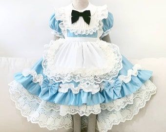 Alice dress . Baby girl dress. Alice wonderland birthday - Etsy Nova Zelândia Plus Size Princess Dresses, Alice And Wonderland Dress, Alice In Wonderland Birthday Theme, Wonderland Birthday Theme, Vintage Photo Shoot, Alice In Wonderland Outfit, Halloween Costume For Kids, Alice Costume, Alice In Wonderland Tea Party Birthday