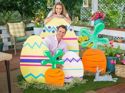 Large Easter Egg Decor, Outside Easter Decorations, Easter Outdoor Decorations, Easter Yard Art, Easter Yard Decorations, Easter Outdoor, Easter Wood Crafts, Easter Backdrops, Tafel Decor