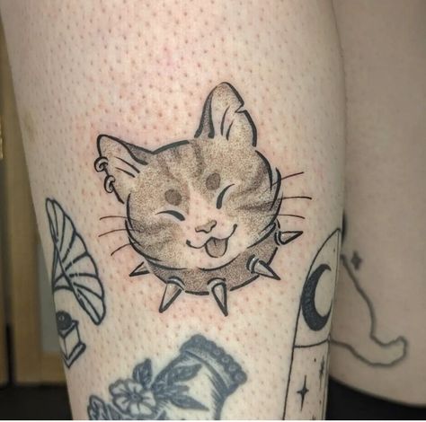 Simple Cat Portrait Tattoo, Chibi Cat Tattoo, Creative Pet Tattoos, Cartoon Cat Tattoo Ideas, Y2k Cat Tattoo, Personalized Cat Tattoo, Cat Lineart Tattoo, Tortishell Cat Tattoos, Warrior Cats Tattoo