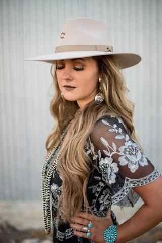 Southern Outfits Classy, Country Glam Outfit, Womens Western Outfits, Fancy Western Outfits, Western Chic Fashion, Western Glam, Classy Cowgirl, Cowgirl Style Outfits, Country Style Outfits