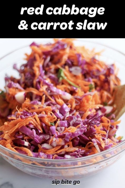 Super easy raw red cabbage and carrot salad / slaw with vinegar and NO mayo. A colorful raw vegetable side dish for a crowd, for tacos or burgers. | sipbitego.com #sipbitego #carrots #redcabbage #bbq #summerrecipes #springrecipes #recipe #familymeal #vegetarian #bbqparty #vegan #salad #slaw #easyrecipe Cabbage And Carrot Salad, Side Dish For A Crowd, Apple Jalapeno, Red Cabbage Coleslaw, Healthy Bbq, Orange Dressing, Apple Coleslaw, Cabbage Carrot, Easy Coleslaw