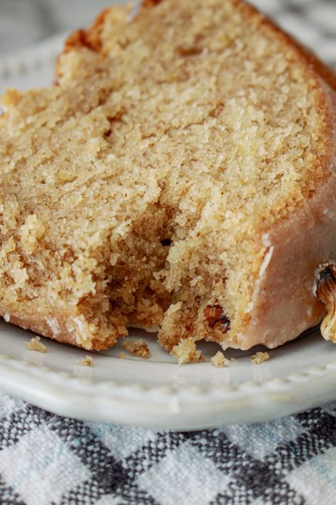 Maple Pound Cake Recipe, Maple Loaf Cake, Maple Pound Cake, Fall Pound Cake Recipes, Spice Pound Cake, Maple Desserts, Elvis Presley Cake, Maple Cake, Baking Recipes Pie