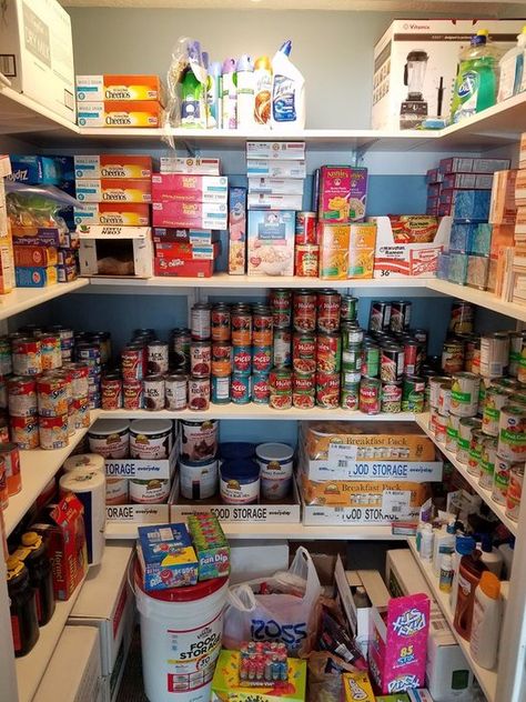 Closet Shelf: 13 Steps (with Pictures) Organisation, Food Pantry Ideas, Stock Pile Organization, Snack Shack, Snack Brands, Closet Shelf, Desain Pantry, First Apartment Decorating, Sleepover Food