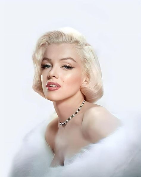 Marilyn Monroe Hair, Famous Blondes, Blonde Movie, Hollywood Golden Era, Classic Hollywood Glamour, Marilyn Monroe Fashion, Retro Makeup, Marilyn Monroe Art, Hooray For Hollywood