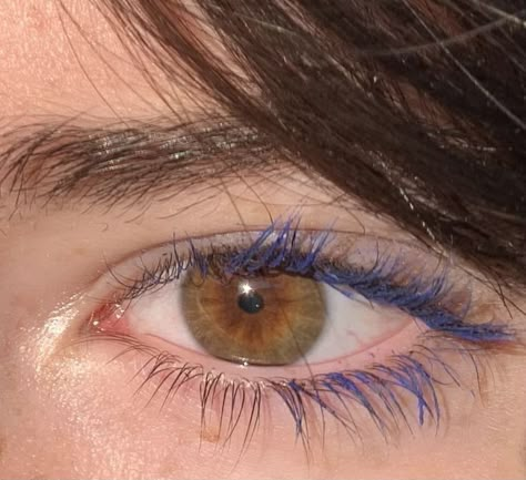 Brown Eyes Blue Mascara, Dark Blue Mascara, Blue Mascara Green Eyes, Colored Mascara Brown Eyes, Blue Mascara Looks Brown Eyes, Blue Mascara Brown Eyes, Mascara Eyes Aesthetic, Colored Mascara Looks, Blue Mascara Looks