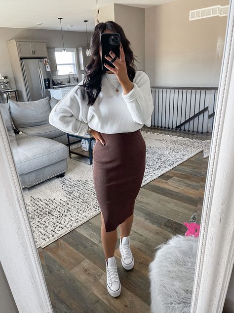 Brown Midi Dress Outfit, Midi Dress Outfit Fall, Long Sweater Dresses, Winter 2024 Fashion Trends, Sunday Church Outfits, Church Outfit Fall, Church Outfit Winter, Modest Fall Outfits, Winter 2024 Fashion