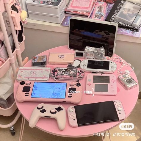 Pink Gaming Console, Cheonan, Kawaii Games, Tech Aesthetic, Gamer Room Decor, Video Game Room Design, Retro Gadgets, Nintendo Switch Accessories, Gaming Room Setup