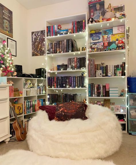 Cozy Beanbag Corner, Beanbag Corner Ideas, Room Decor Bedroom Bookshelf, Beanbag Room Decor, Black Bookshelves Bedroom, Beanbag Room Aesthetic, Rooms With Bookshelves Aesthetic, Reading Corner For Bedroom, Bedroom Ideas Reading Corners