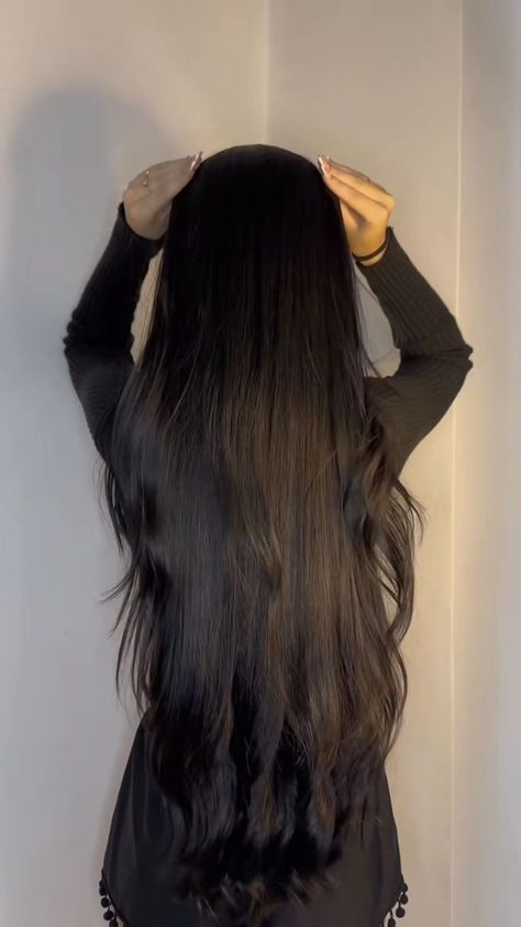 Long Luscious Hair, Shiny Black Hair, Long Shiny Hair, Textured Curly Hair, Long Hair Tips, Really Long Hair, Luscious Hair, Long Dark Hair, روتين العناية بالبشرة