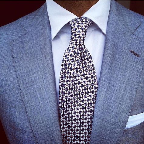 @danielmeul by dapperhamper Terno Slim, Luxury Ties, Classic Menswear, Elegant Man, Sharp Dressed Man, Men’s Suits, Mens Formal, Mens Fashion Suits, Well Dressed Men