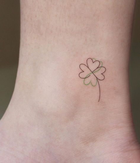 Four-leaf Clover Tattoos: What They Mean & Why They're So Popular Celtic Clover Tattoos, 4 Leaf Clover Tattoo, Shamrock Tattoo, Leaf Clover Tattoo, Tattoos About Mom, Tattoos Behind Ear, Live Tattoo, Four Leaf Clover Tattoo, Luck Tattoo