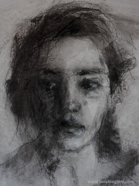 Charcoal Artwork, Art Charcoal, Charcoal Portraits, Pastel Portraits, Charcoal Sketch, White Drawing, Charcoal Art, Dark Art Drawings, Hur Man Målar