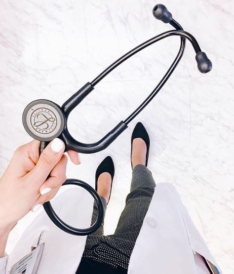 3M Littmann Stethoscopes på Instagram: "@heypadi is ready to seize the day with her 3M™ Littmann® Classic III™ in hand. . . . #littmann #littmannstethoscope #stethoscope #nurse…"