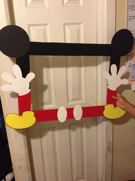 Mickey Mouse photo Booth frame Mickey Mouse Photo Booth, Mickey Mouse Photo, Γενέθλια Mickey Mouse, Mickey Baby Showers, Mickey Mouse Birthday Decorations, Mickey 1st Birthdays, Mickey Mouse Themed Birthday Party, Fiesta Mickey Mouse, Mickey Mouse Baby Shower