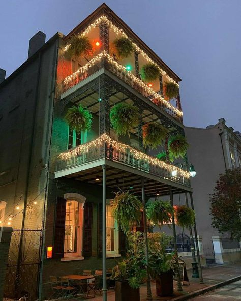 " Repost @c_e_hunt • Central Business District Cellardoor Restaurant, 916 Lafayette, New Orleans in the historic Swoop Duggins House, 1850. December 2020. ©️CE Hunt" Nouvelle Orleans, New Orleans Architecture, French Creole, Restaurant Exterior, Visit New Orleans, Louisiana Purchase, New Orleans Homes, New Orleans Travel, French Colonial