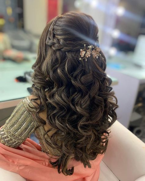 Braided Quinceanera Hairstyles, Xv Hair, Quince Hair, Sweet 16 Hairstyles, Engagement Hairstyles, Quinceanera Hairstyles, Vine Wedding, Birthday Hair, Long Hair Wedding Styles