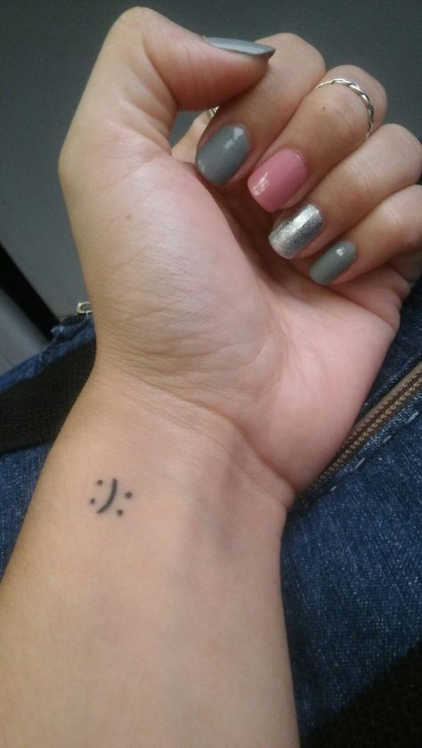 Smalltattoo  Smile face/sad face.  #tattoo #smalltattoo #wrist #hand #bipolarity Smiley Face Tattoo, Smile Tattoo, Tatoo Inspiration, Cute Little Tattoos, Lip Tattoos, Face Tattoos, Discreet Tattoos, Dainty Tattoos, Face Tattoo