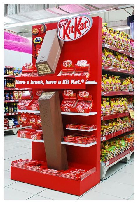 Awesome Nestle Kitkat Gondola End | point of purchase | Design & Production - Point of Sale - Point of Purchase - Retail Display - shop displays - retail POS display solutions at www.POPAI-Global.com Chocolate Display Stand, Pallet Display, Supermarket Display, Marketing Ads, Pos Design, Shopper Marketing, Point Of Sale Display, Supermarket Design, Cardboard Display