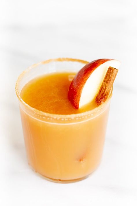 Cinnamon Cocktail, Cinnamon Schnapps, Healthy Lemonade, Flavored Alcohol, Cinnamon Whiskey, Fall Fun Food, Julie Blanner, Easy Drink Recipes, Hot Apple Cider