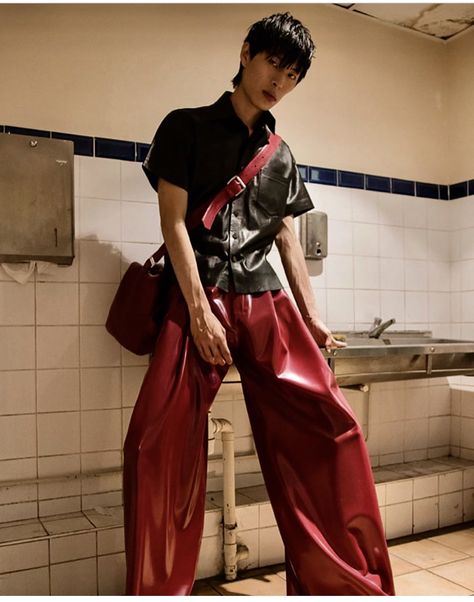 Mens High Fashion, Men High Fashion, Boy Fashion Outfits, Fashion Week 2022, Men Fashion Week, High Fashion Men, Masculine Fashion, Oversized Pants, Fashion Man