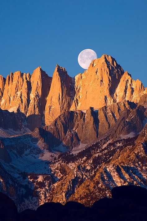 Mt. Whitney, California the highest peak in the United States, on Sept 13, 2014 - fun in the sun and moon light Mount Whitney California, Moon In Mountain, Mountains Valley, Mt Whitney Hike, Mount Whitney Hiking, Mt Whitney, Mountain View California, Mount Whitney, Moon Set