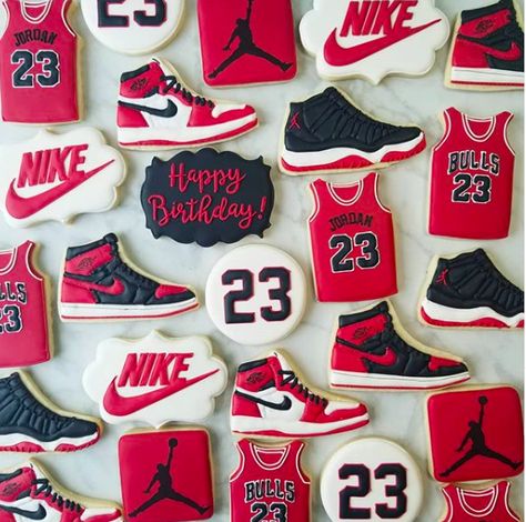 23rd Birthday Themes, 23rd Birthday Decorations, Michael Jordan Birthday, Jordan Gift, Jordan Baby Shower, Golden Birthday Parties, 40th Birthday Party Decorations, Ball Birthday Parties, Graduation Party Planning