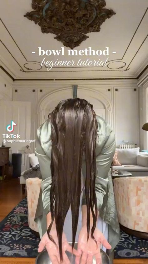 Scraggly Hair, Washing Curly Hair, Bowl Method, Bouncy Waves, Ideal Aesthetic, Wavy Hair Care, Curly Hair Care Routine, About Skincare, Hair Tips Video