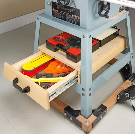 Workshop Storage Ideas, Workbench Diy, Garage Workbench, Tool Stands, Add Storage, Serra Circular, Table Saws, Diy Workbench, Bench Ideas