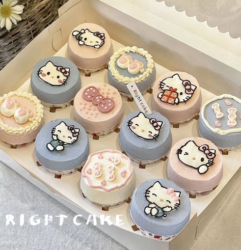 Summer Birthday Cake, Coquette Birthday, Kitty Cupcakes, Hello Kitty Cupcakes, Cute Baking, Hello Kitty Cake, Cupcake Designs, Pretty Birthday Cakes, Cute Cupcakes