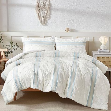 Amazon.com: Boho Comforter Set King,White Comforter King Size,Ivory Fluffy Comforters 3 PCS Geometric Farmhouse Bedding Bed Set for All Seasons Fall : Home & Kitchen Beach House Bedding Coastal, Sky Blue Master Bedrooms Decor, Fluffy White Bedding Aesthetic, Beachy Bed Sheets, Coastal Bedding Ideas Blue And White, Light Blue Coastal Bedroom, King Bed Comforter Ideas, Coastal Themed Bedroom, Light Blue Bedding Aesthetic