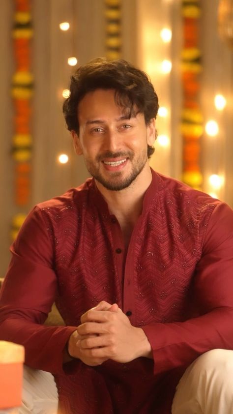 Jackie Shroff, Home Bar Rooms, Tiger Shroff, Wedding Dresses For Girls, Indian Bollywood, Pretty Wallpapers, Role Models, Indiana, Girls Dresses