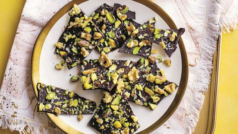 Salted chocolate nut brittle - The Mail Glucose Goddess Recipes, Low Gi Snacks, Glucose Goddess, Nut Brittle, Eating Well Recipes, Anti Inflammation Recipes, Bakers Gonna Bake, The Spike, Tofu Dishes