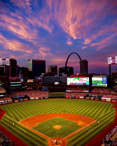 St. Louis Bush Stadium Cardinals Wallpaper, Park Wallpaper, Tennessee Volunteers Football, St Louis Arch, Baseball Wallpaper, Mlb Stadiums, Busch Stadium, Baseball Park, Best Wallpaper Hd