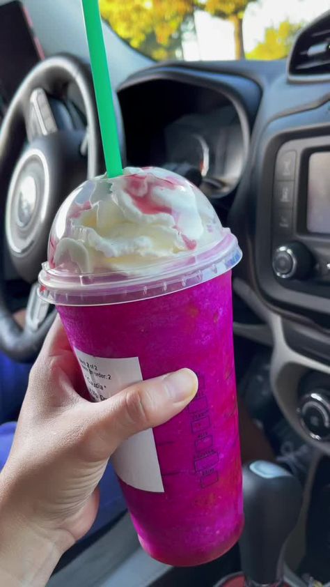 Tik tok me hizo pedirlo 👌🏻👌🏻👌🏻👌🏻👌🏻 #starbucksdrinks Starbucks Tiktok Drink, Tik Tok Starbucks Drink, Starbucks Drink Orders, Tiktok Drinks, Starbucks Drinks Videos, Pink And Purple Starbucks Drink, Starbucks Strawberry Acai, Strawberry Purée, Starbucks Thailand