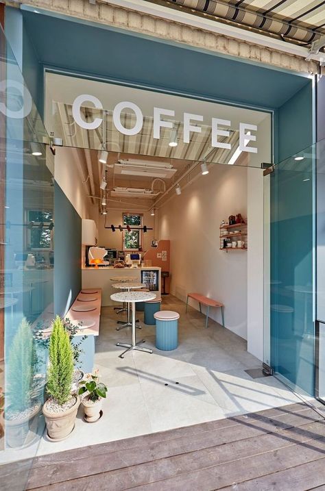 Small Cafe Layout, Small Restaurant Design, Coffee Shop Business, Bakery Design Interior, Small Coffee Shop, Small Cafe Design, Coffee Shop Interior Design, Cozy Coffee Shop, Halo Halo