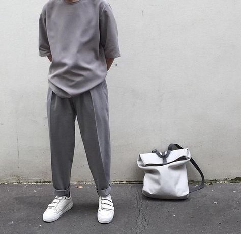 Loose Fit Inspo Album Pt. 2 (Guys & Girls) - Album on Imgur Minimalist Moda, Highsnobiety Fashion, Aesthetic Outfits Men, Streetwear Mode, Men Fashion Casual Outfits, Streetwear Men Outfits, Men Looks, Mens Streetwear, Mens Street Style