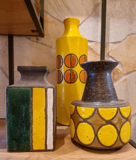 Mcm Ceramics, Retro Vases, Mcm Pottery, 70s Pottery, Hand Painted Vases Retro, Modernist Ceramics, 60s Ceramics, 60s Pottery, Mid Century Pottery Vintage Ceramic