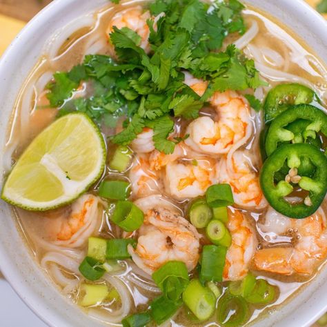 Easy Shrimp Pho Shrimp Pho Soup Recipe, Seafood Pho Recipe, Shrimp Pho Recipe, Pho Recipe Easy, Shrimp Pho, Vegetable Pho, Homemade Pho, Pho Soup Recipe, Pho Recipe