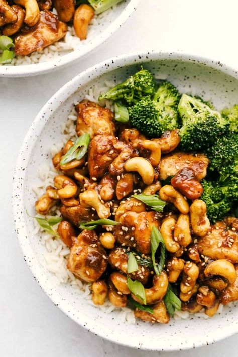 This homemade Cashew Chicken is way better than takeout!  Tender chicken is stir-fried and tossed with a luscious garlic sauce and cashews. Cashew Chicken Meal Prep, Cashew Chicken Recipe Healthy, Chicken Cashew Nut Recipe, Garlic Butter Cashew Chicken, Cashew Chicken Recipes, Slow Cooker Cashew Chicken, Chinese Meals, Cashew Chicken Recipe, Plats Healthy