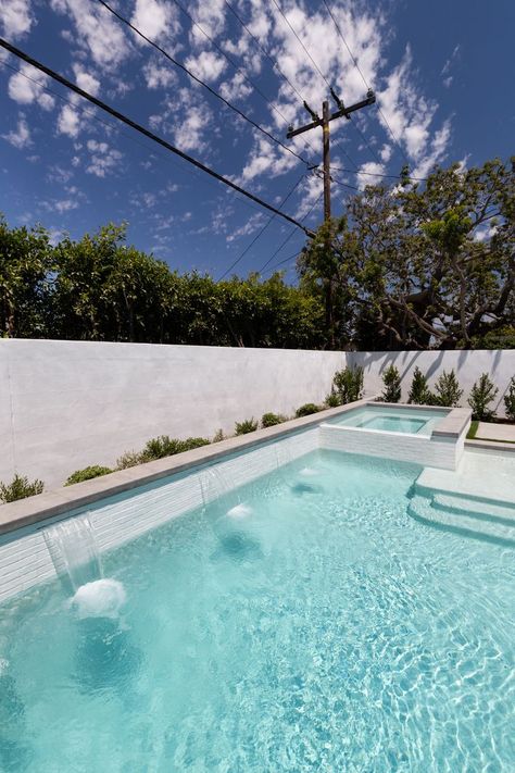 StoneScapes Mini White | NPT Pool Finishes White Pebbletec Pool, Swimming Pool Tiles Colors, White Pools Outdoor, Pool Water Coloring, White Tile Pool Waterline, No Tile Pool, White Swimming Pool Tiles, Waterline Tiles Pool, White Pool Coping Ideas