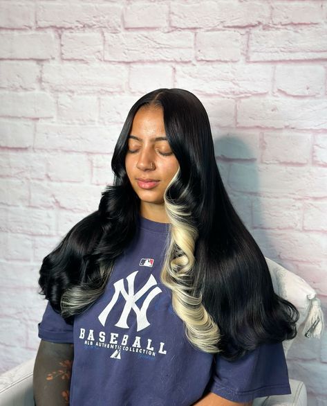 Middle Part Body Wave Wig, 2000s Hairstyles Black Women, Middle Part Body Wave, Black Lace Wig, Lace Front Body Wave, 5x5 Lace Closure Wig, 2000s Hairstyles, High Fashion Hair, Big Box Braids Hairstyles