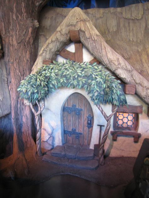 Dwarves Snow White, Snow White House Disney, Snow White House, Snow White Garden Ideas, Snow White Decorations Ideas, Snow White Pantomime, Snow White Room, Snow White Wishing Well, Snow White Set Design