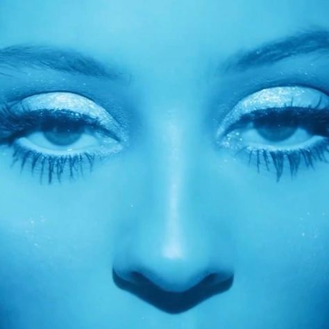 Alexa Demie, Foto Art, Angel Eyes, Feeling Blue, Blue Aesthetic, Blue Moon, Pastel Blue, Makeup Inspo, Dark Aesthetic