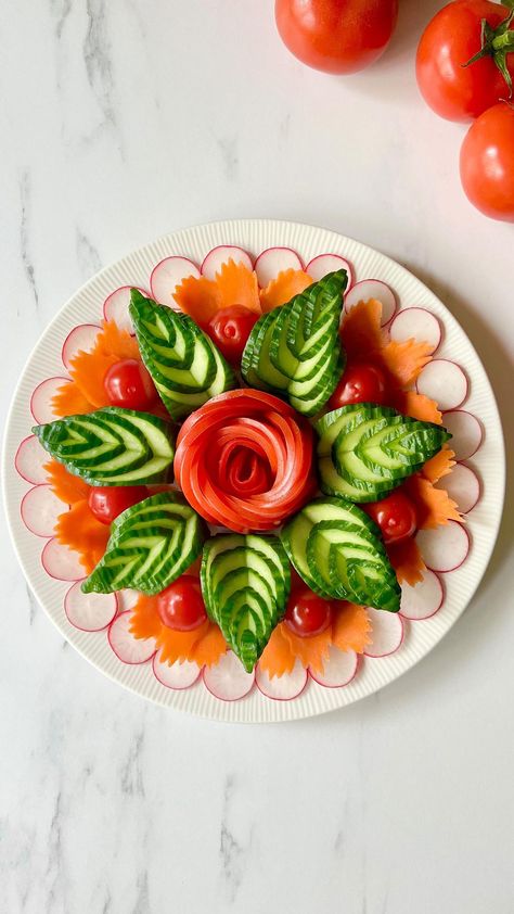 Salad Plating Ideas, Salad Plating, Tomato Rose, Fruit Salad Decoration, Salad Decoration Ideas, Salad Presentation, Instagram Salad, Salad Design, Unique Salad