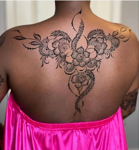 Henna Chest, Shoulder Henna, Back Henna, Cute Henna Designs, Cute Henna Tattoos, Henna Style Tattoos, Henna Inspired Tattoos, Henna Nails, Cute Henna