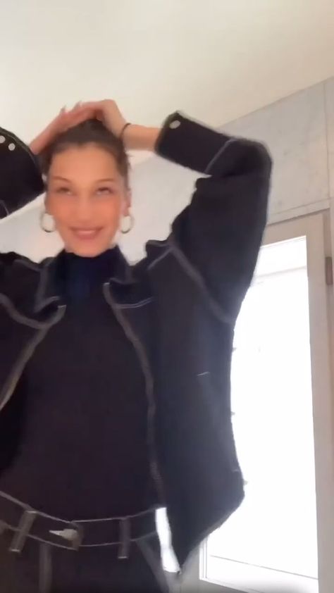 Bella Hadid Iconic Outfits, Bella Hadid Gif, Bella Hadid Videos, Outfit Bella Hadid, Bella Hadid Looks, Bella Hadid Pictures, Model Off Duty Outfits, Isabella Hadid, Bella Gigi Hadid