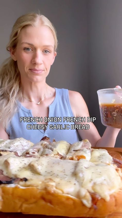 Andrea | 😍French Onion French Dip Garlic Cheesy Bread😍 (TRY THIS ONE!!! It was truly amazing and EASY!!) 1. In a separate bowl add: 3/4 cup… | Instagram French Onion French Dip Garlic Bread, French Bread Appetizers Parties, French Onion Garlic Bread, French Bread Appetizers, Garlic Cheesy Bread, Onion Bread, French Onion Dip, Cheesy Garlic Bread, Cheesy Bread